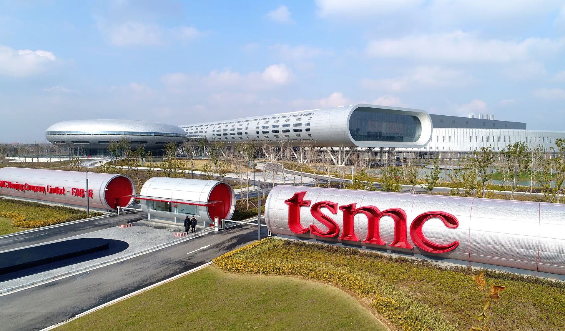 TSMC forecasts record growth, rejects US joint venture amid AI surge